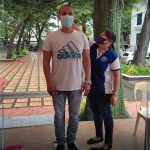 Pagtimbang ug pagkuha sa height sa kliyente aron masayran ang BMI niini