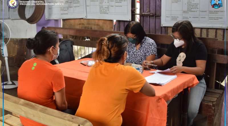 Mga personahe sa PHO nga nag atiman sa mga Person Deprived of Liberty.