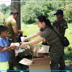 Taga- 58th IB nangtunol og pagkaon sa anak sa usa ka former rebel.