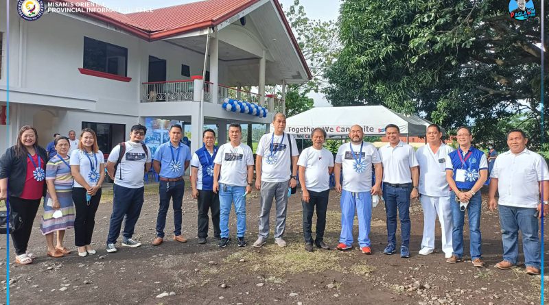 Gov. Unabia uban ang MOPH- Gingoog City hospital doctors & staff, pipila ka MOPH Chiefs ug si PHO Head Dr. Israel Peralta Jr.