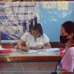 Si Jocelyn Rule uban ang iyang anak nga nagsakit miduol sa PGEO ug wala napakyas nga mi-avail sa libreng konsultasyon pinaagi ni Dr. Bebina Casiño.