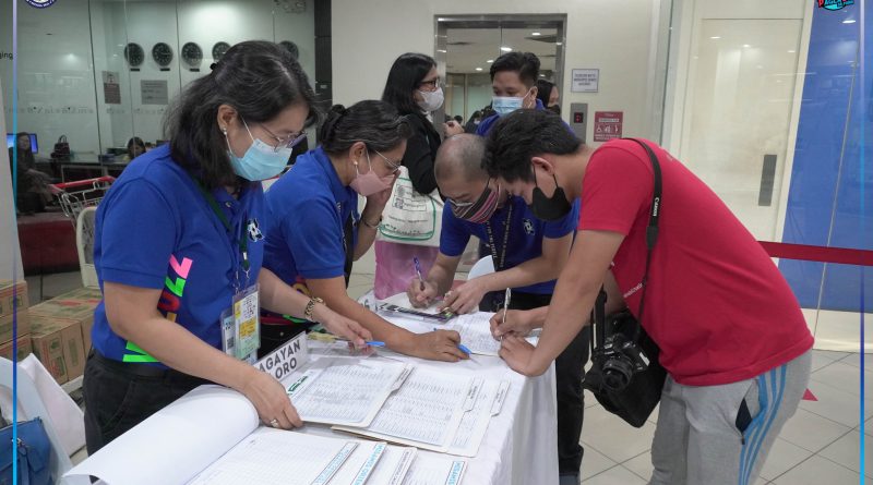 Pag rehistro sa mga mitambong sa Food Congress Opening.