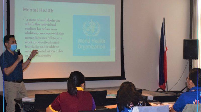 Nagdiskurso si Dr. Jose L. Coruña, Jr. gikan sa Northern Mindanao Medical Center mahitungod sa mental health.