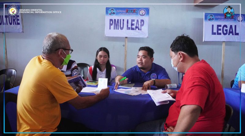 Pag-akomodar sa mga kliyente nga buot magparehistro sa PMU-LEAP Program pinangunahan sa Provincial Cooperative Office.