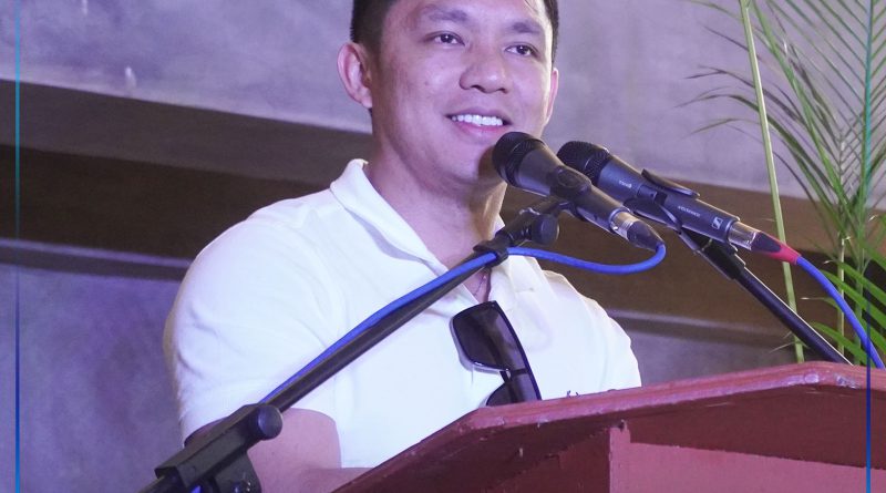 Mihatag si 1st Congressman Hon. Christian S. Unabia sa iyang mensahe alang sa katawhan sa Balingoan nga sakop sa iyang distrito.
