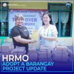 HRMO Head Atty. Jocelyn Lood-Mateo nanguna sa pagpanghatag sa mga libro ngadto sa eskwelahan sa maong lugar