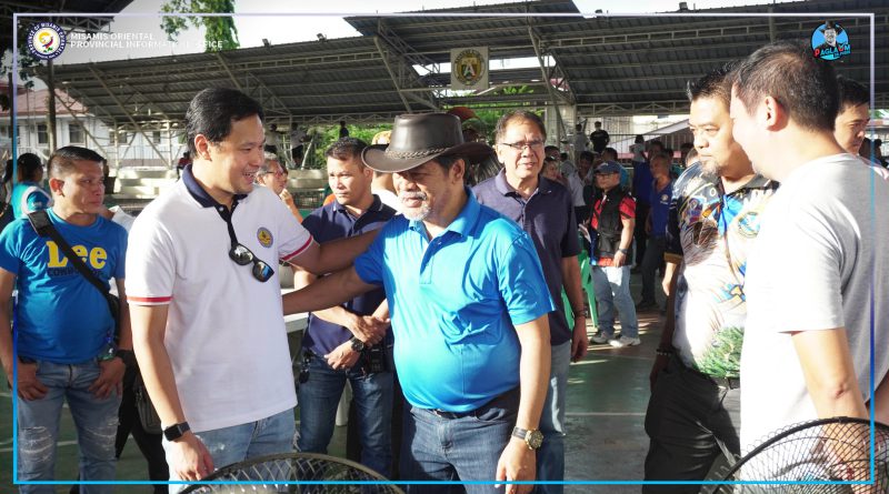 Si Mike Capinpuyan nga usa ka poultry owner gikan sa Brgy. Lourdes, Alubijid nakighinabi ni Governor Peter “Sr. Pedro” Unabia.