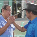 Si Francisco Lao nga usa ka poultry owner gikan sa Brgy. Sampatulog, Alubijid nakiglamano ni Governor Peter “Sr. Pedro” Unabia.
