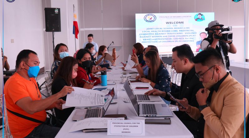 Mga miyembro sa Provincial Committee Against Trafficking-Violence Against Women And Children (PCAT-VAWC) ug Provincial Council For The Protection Of Children (PCPC)