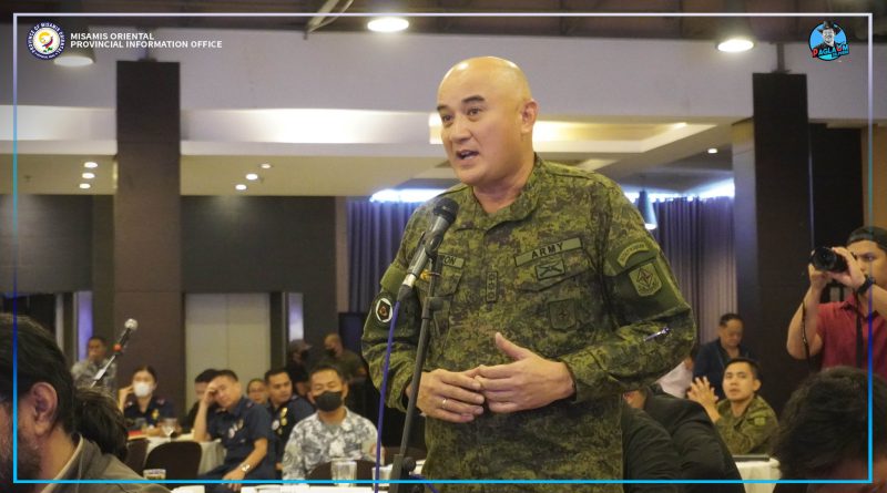 Si 403rd Infantry Brigade Commander (403IB) Colonel Michele Anayron Jr. naghisgot mahitungod sa E-Clip ug ELCAC updates.