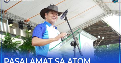 Governor Peter M. Unabia nalipay og dako sa kalamposan sa Kuyamis Festival 2023.