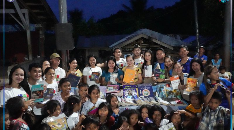 Mga educational materials gipanghatag ngadto sa lumulupyo sa Brgy. Tama, Magsaysay, MisOr