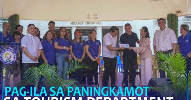 Pagtunol sa Sangguniang Panlalawigan sa plake ug cash incentives ngadto kang Provincial Tourism Officer Atty. Jeffrey Saclot