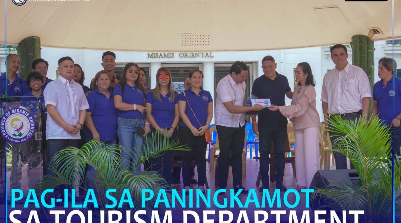 Pagtunol sa Sangguniang Panlalawigan sa plake ug cash incentives ngadto kang Provincial Tourism Officer Atty. Jeffrey Saclot