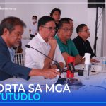 Governor Peter “Sr. Pedro” Unabia uban si DepEd-MisOr SDS Jonathan Dela Peña atol sa gipahigayong LSB meeting.