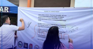 Signing of Pledge of Commitment nga giubanan nila PSWDO Head Jhunleymar Abella ug DILG- MisOr Provincial Director Engr. Marisia Naybe.