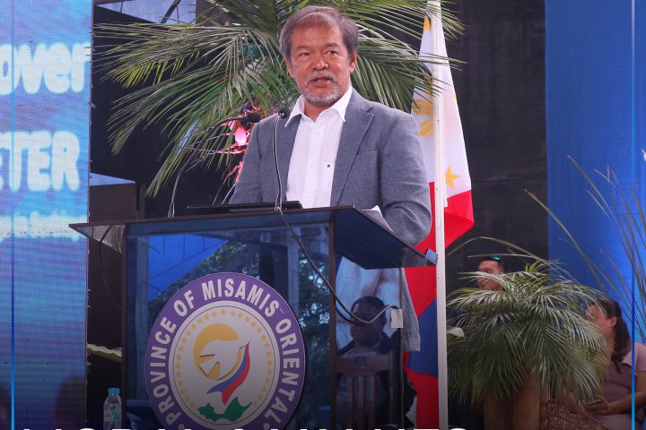 Governor Peter “Sr. Pedro” Unabia sa iyang mensahe atol sa flag raising sa Magsaysay