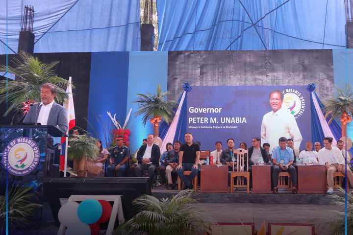 Governor Peter Unabia uban ang nagkadaiyang opisyales atol sa sebisyong PAGLAUM