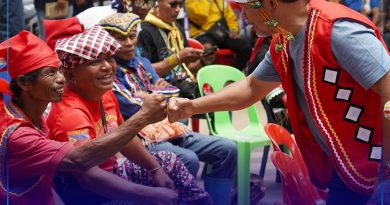 Si Governor Peter Unabia sa iyang pakighinabi sa mga kaigsuonang lumad.