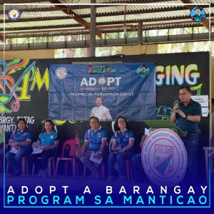 Manticao Mayor Stephen Tan sa iyang mensahe sa mga residente sa Barangay Patag, Manticao nga benepisyaryo sa Adopt a Barangay Program.