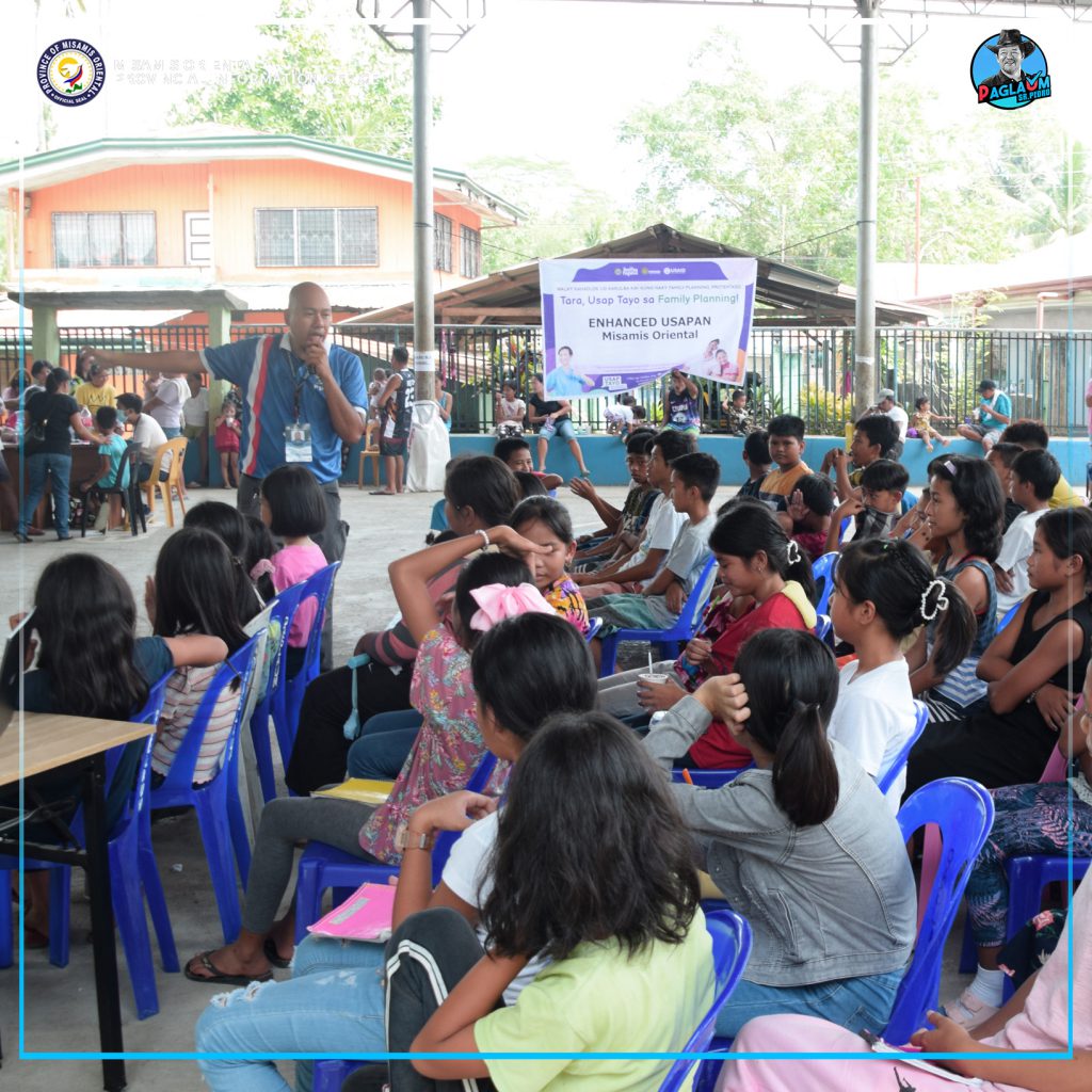 Provincial Population Office Staff Mr. Ezra Rod Maagad sa pagdumala sa Adolescent Health and Development Program Orientation