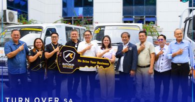 Governor Peter "Sr. Pedro" M. Unabia, mga miyembro sa Sangguniang Panglalawigan, Provincial Agriculture and Veterinary Officer Dr. Benjamin Resma, ug mga personahe sa Autokid Truck Solutions.