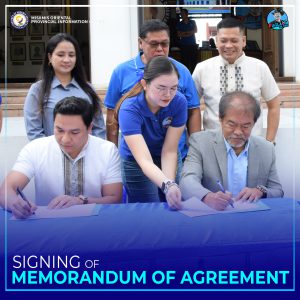 Signing of Memorandum of Agreement nila ni Governor Peter Unabia, DSWD RD Ramel Jamen ug PSWDO Head Jhunleymar Abella.