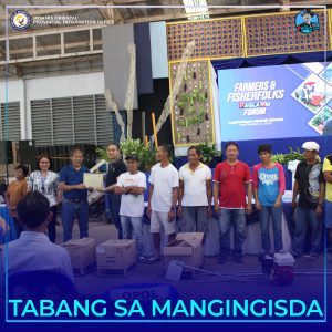 Pagtunol nila Governor Peter Unabia ug BFAR 10 Regional Director Yasay sa makinang pandagat.