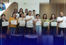 Pagdawat sa mga miyembro sa konseho og Certificate of Participation.